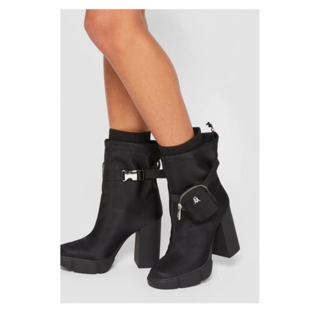 New! STEVE MADDEN RiseUp Zip Pocket Nylon Platform Square Heel Ankle Boots - Picture 2 of 15